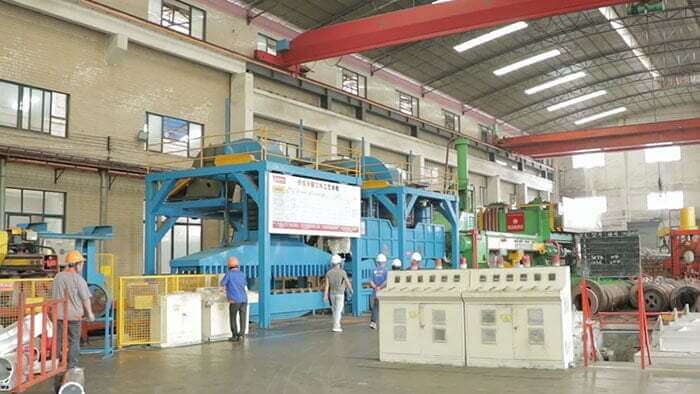 Aluminum-extruding-machine